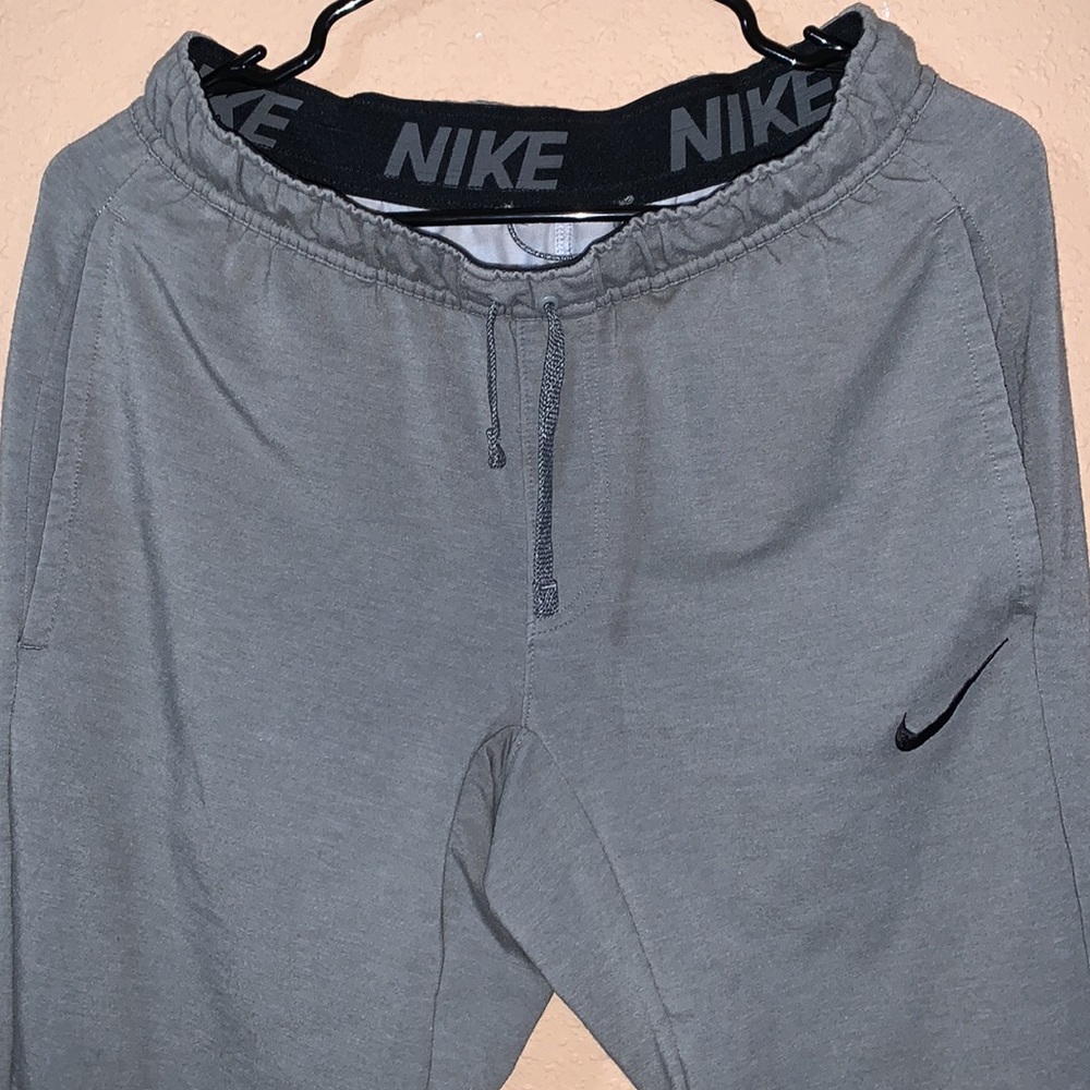 Nike - Picture 2 of 3
